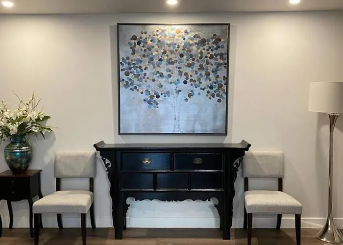 Trendy 1b 1ba Private - Walkable To Old Town