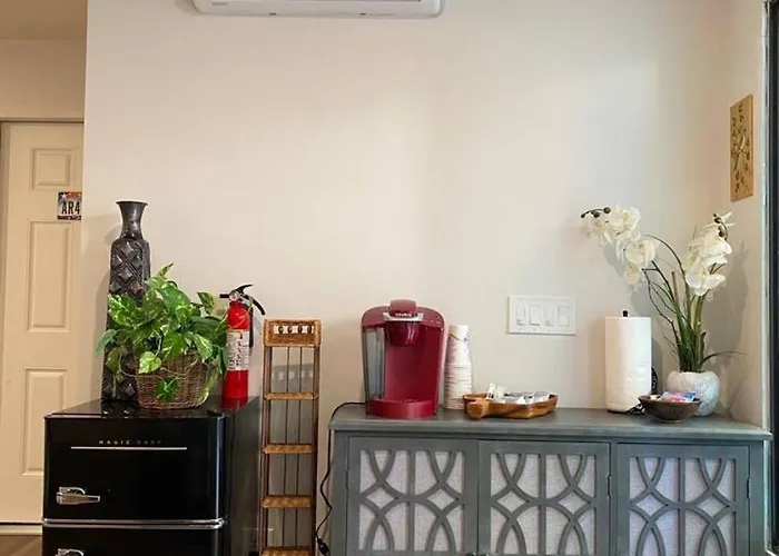 Trendy 1b 1ba Private - Walkable To Old Town Aparthotel 3*